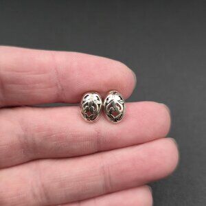 Sterling Silver Oval Filigree Stud Earrings A7018